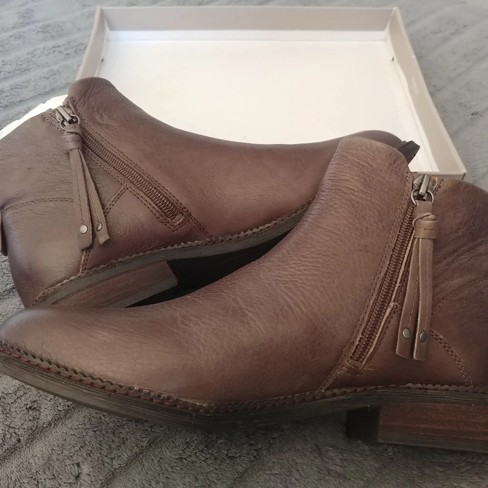 NEW Franco Sarto Hyla Booties/Ankle Boots - Picture 1 of 8